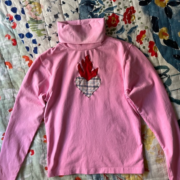 Handmade Tops - 1/1 Flaming heart appliqué turtleneck